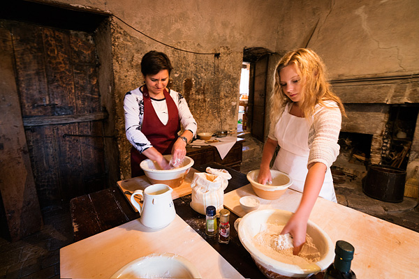 baking bread Italy Abruzzo