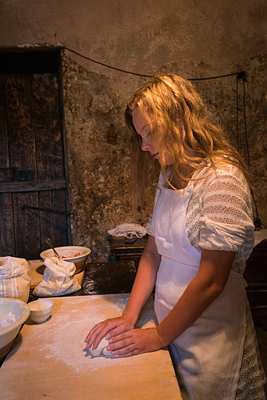 baking bread Italy Abruzzo