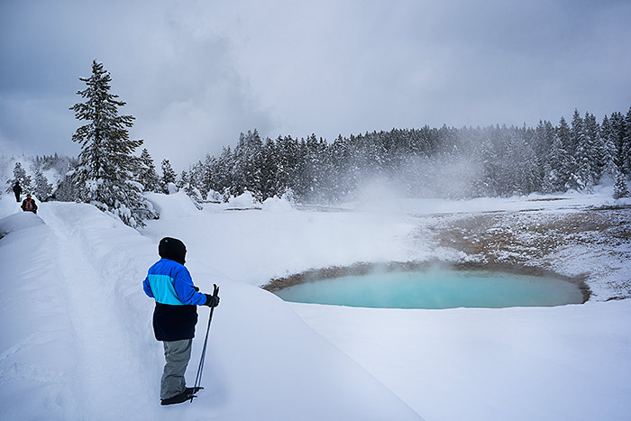 Mammoth-springs-yellowstone-winter