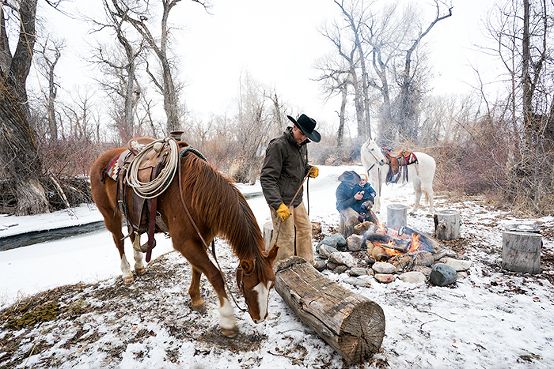 life-on-a-ranch-bonfire-Montana-cowboy-culture-uniquetravelphoto.com