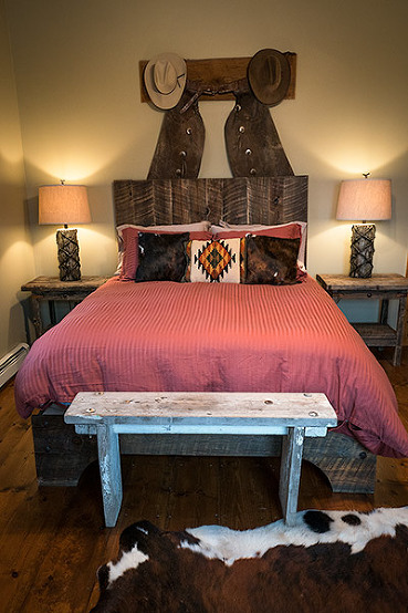 cowboy-culture-bedroom-Western