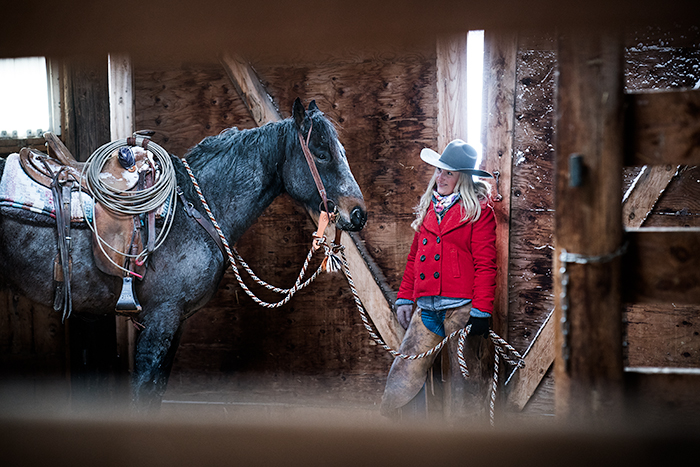 life-on-a-ranch-cowgirl-horse-barn