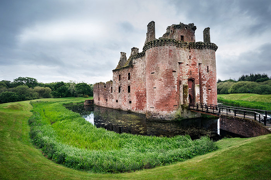 Caerlaverock Castle: Scotland's Triangular Fortress