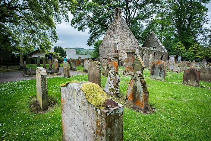 Cemetery setting of Tam O