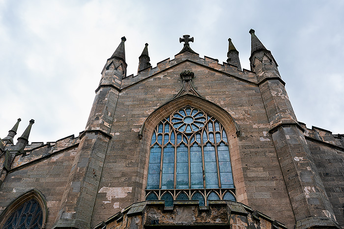 visit Dunfermline Abbey, Scotland