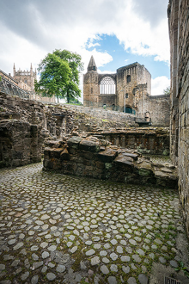 visit Dunfermline Palace, Scotland