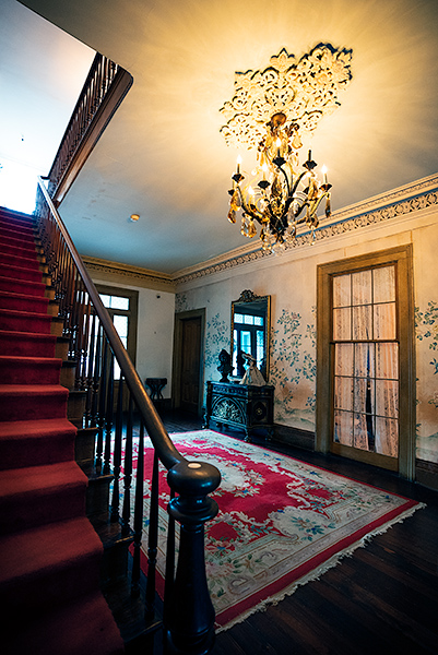 Grand entry inside Haunted Myrtles Plantation, Lousiana