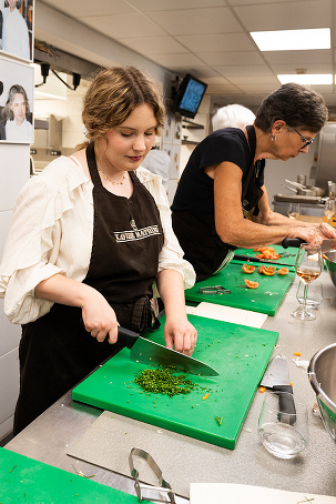 cooking class small group tour in Provence